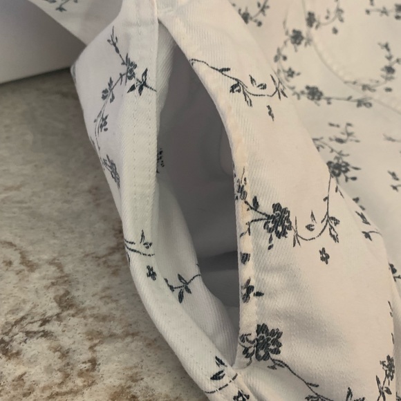 Denim Dress with navy blue floral print - Picture 5 of 8